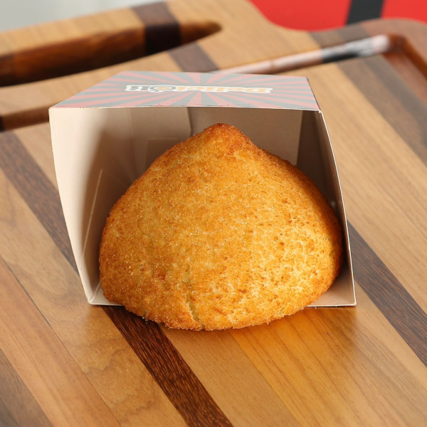 COXINHA DE FRANGO C/ REQUEIJÃO